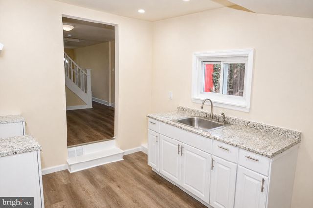 319 YORK ST, Burlington, NJ 08016