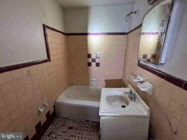 7314 MONTOUR ST, Philadelphia, PA 19111