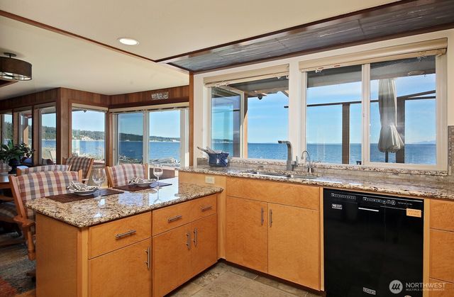 177 Keystone Avenue, Coupeville, WA 98239
