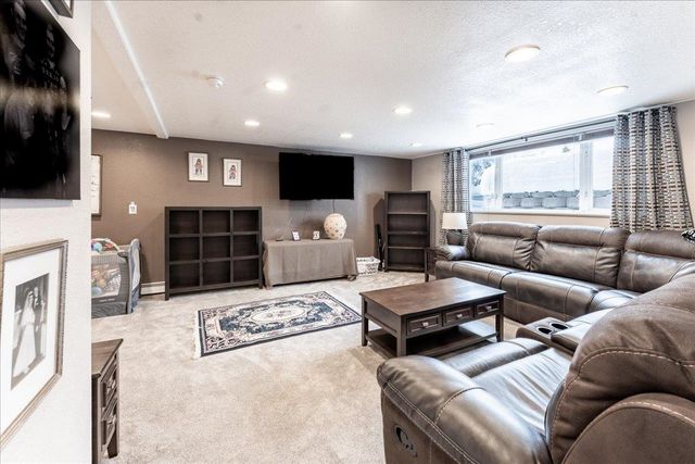 1113 SUNSET DRIVE, Fairbanks, AK 99709