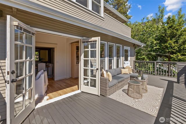 938 18th Avenue E, Seattle, WA 98112