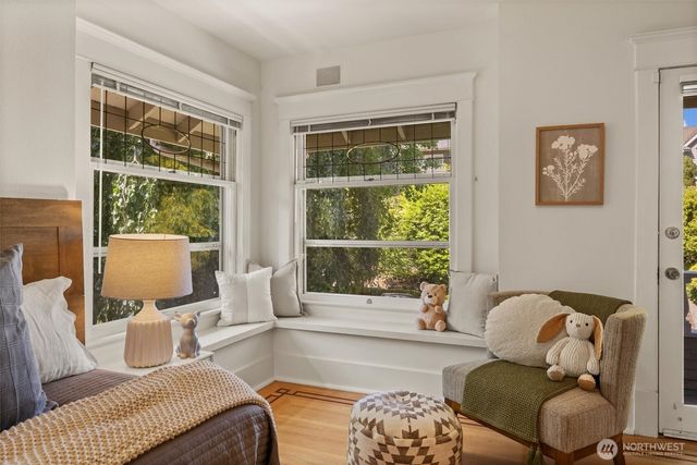 938 18th Avenue E, Seattle, WA 98112