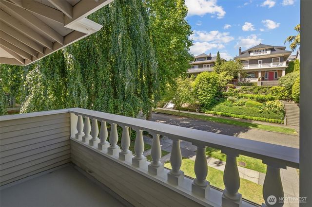 938 18th Avenue E, Seattle, WA 98112