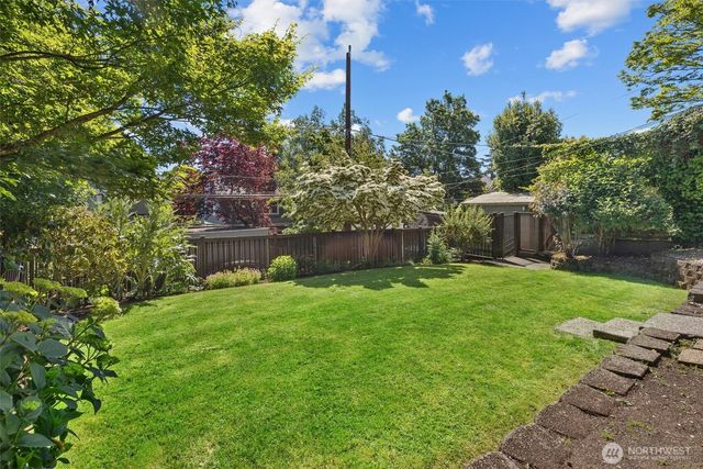 938 18th Avenue E, Seattle, WA 98112