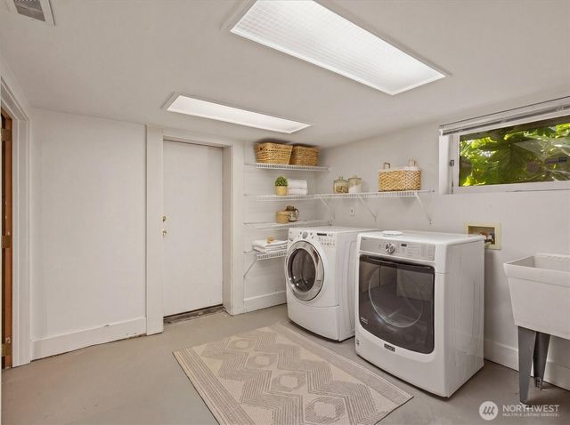 938 18th Avenue E, Seattle, WA 98112