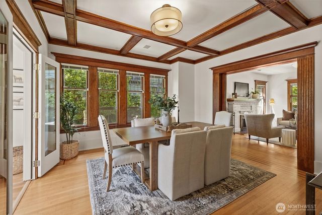 938 18th Avenue E, Seattle, WA 98112