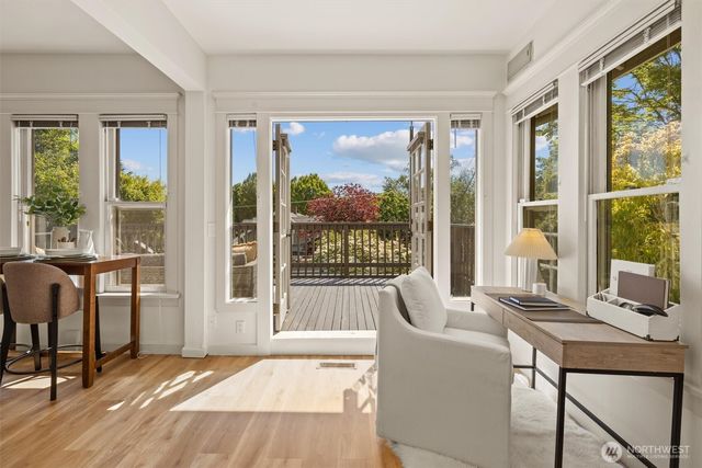 938 18th Avenue E, Seattle, WA 98112