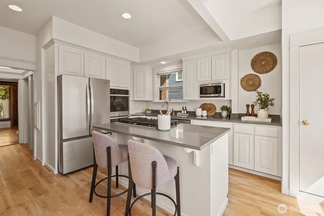 938 18th Avenue E, Seattle, WA 98112