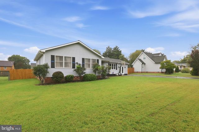 4517 SUSANNE DR, Fredericksburg, VA 22408