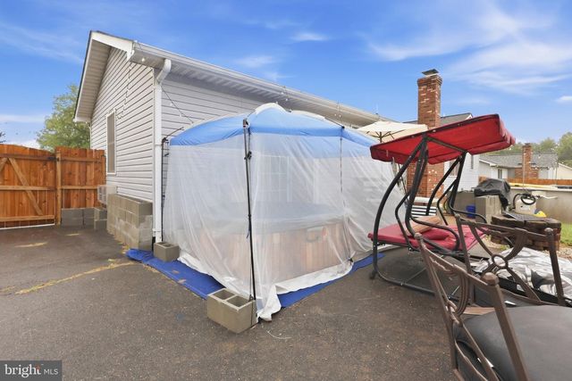 4517 SUSANNE DR, Fredericksburg, VA 22408