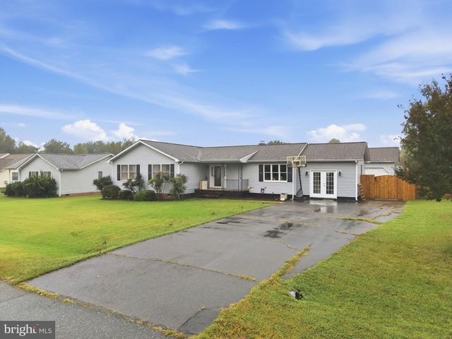 4517 SUSANNE DR, Fredericksburg, VA 22408