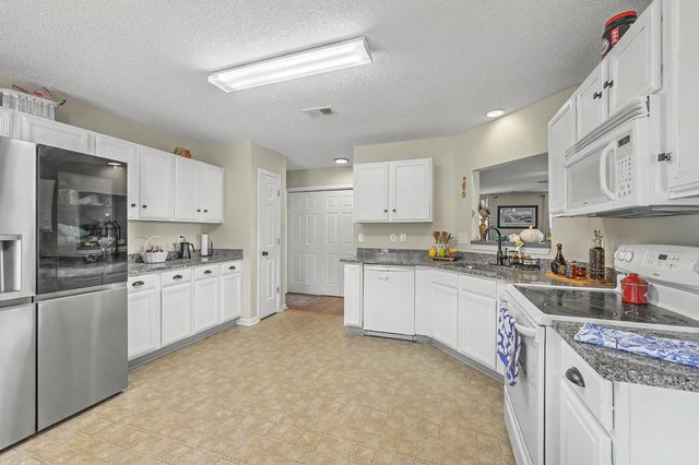 300 Dunning Road, Summerville, SC 29486
