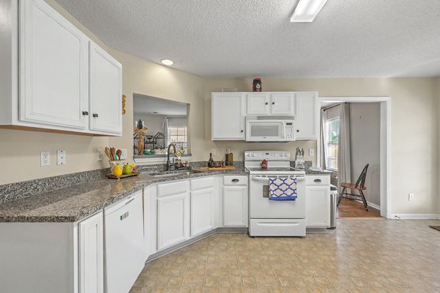 300 Dunning Road, Summerville, SC 29486