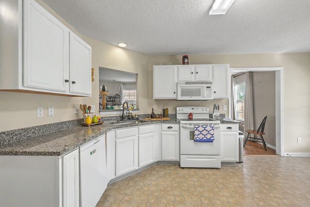 300 Dunning Road, Summerville, SC 29486