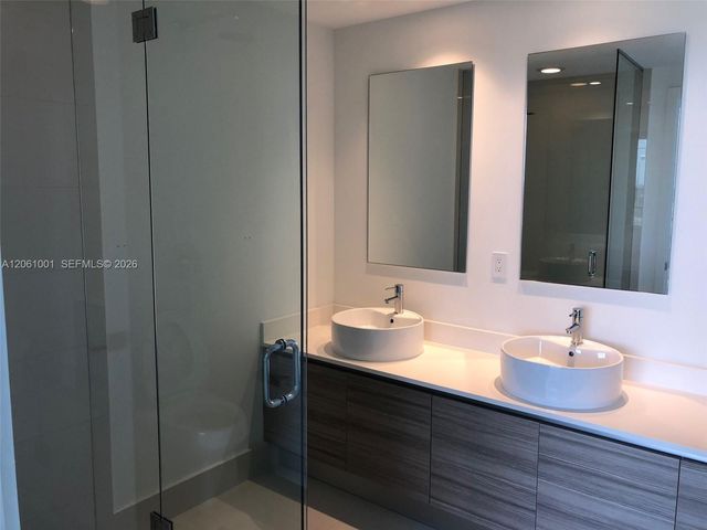 121 NE 34 ST 811, Miami, FL 33137