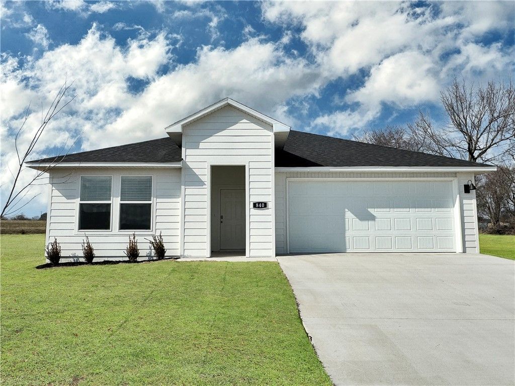 961 Sagely Street, Prairie Grove, AR 72753