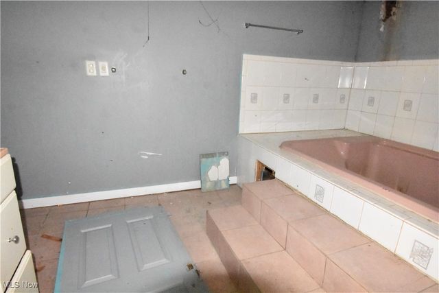 922 W 37th Street, Ashtabula, OH 44004