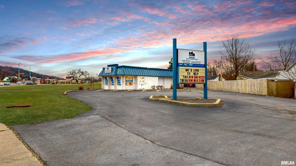 1100 E WASHINGTON Street, East Peoria, IL 61611