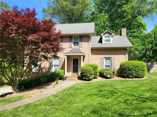 210 Wickerberry Hollow, Roswell, GA 30075