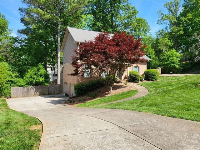 210 Wickerberry Hollow, Roswell, GA 30075