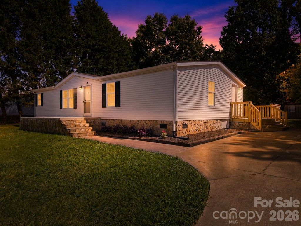 3940 Teaberry Lane, Newton, NC 28658