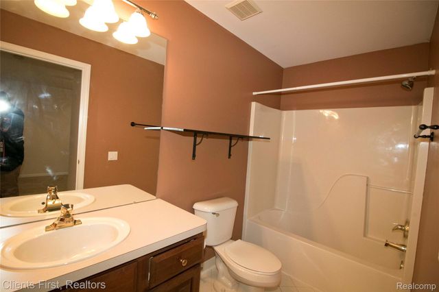 48318 Manhattan Circle, Canton Charter Township, MI 48188