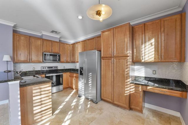 615 Via Villagio, Hypoluxo, FL 33462