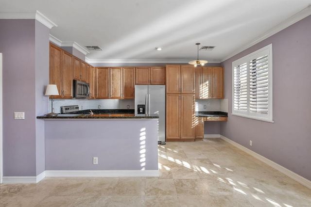 615 Via Villagio, Hypoluxo, FL 33462