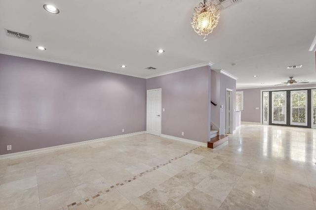 615 Via Villagio, Hypoluxo, FL 33462