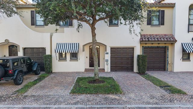 615 Via Villagio, Hypoluxo, FL 33462