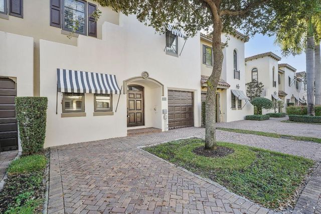 615 Via Villagio, Hypoluxo, FL 33462