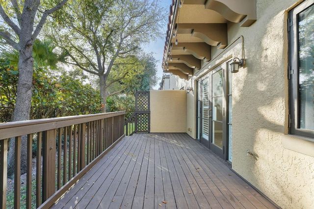 615 Via Villagio, Hypoluxo, FL 33462