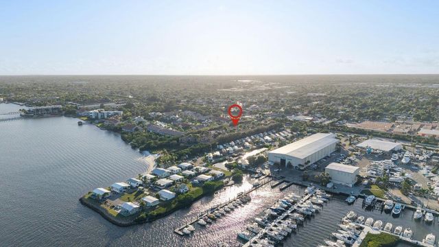 615 Via Villagio, Hypoluxo, FL 33462