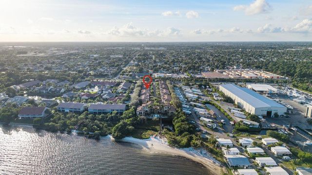 615 Via Villagio, Hypoluxo, FL 33462