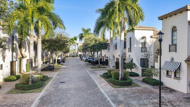 615 Via Villagio, Hypoluxo, FL 33462