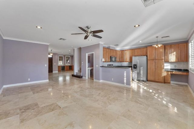 615 Via Villagio, Hypoluxo, FL 33462