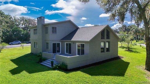 2820 S Circle Drive, Inverness, FL 34450