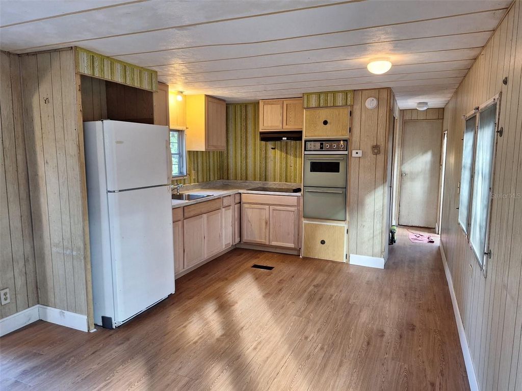 Image 2 of property listing at Address unavailable.