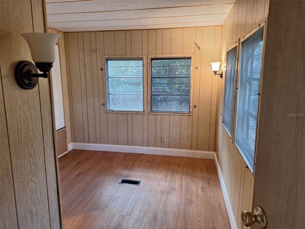 Image 11 of property listing at Address unavailable.