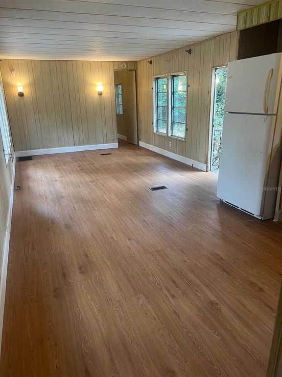 Image 3 of property listing at Address unavailable.