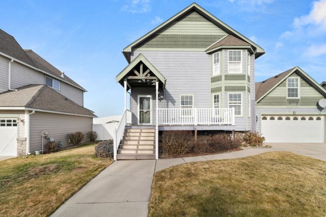 713 Golden Hills Dr, Cheney, WA 99004