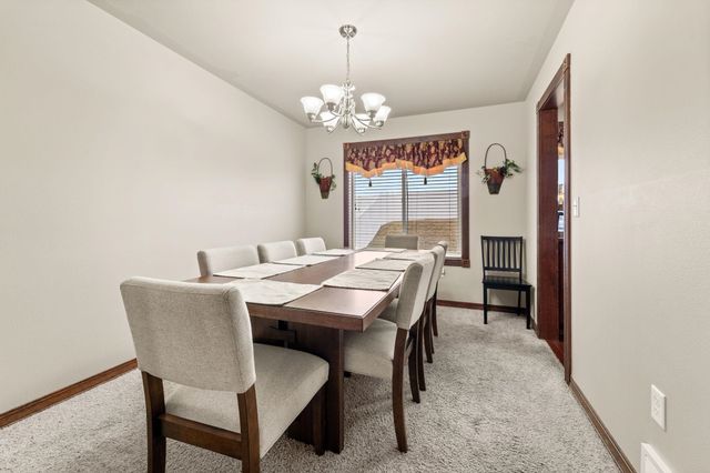 713 Golden Hills Dr, Cheney, WA 99004