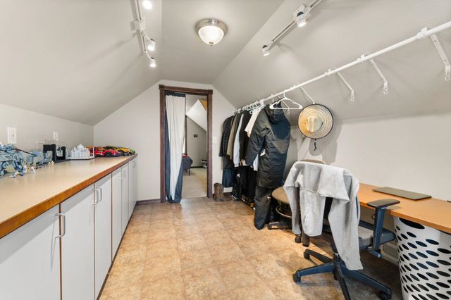 713 Golden Hills Dr, Cheney, WA 99004