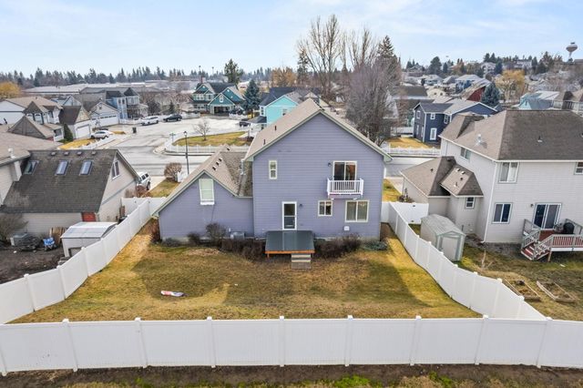 713 Golden Hills Dr, Cheney, WA 99004