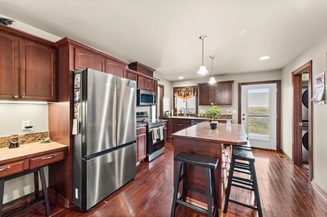 713 Golden Hills Dr, Cheney, WA 99004