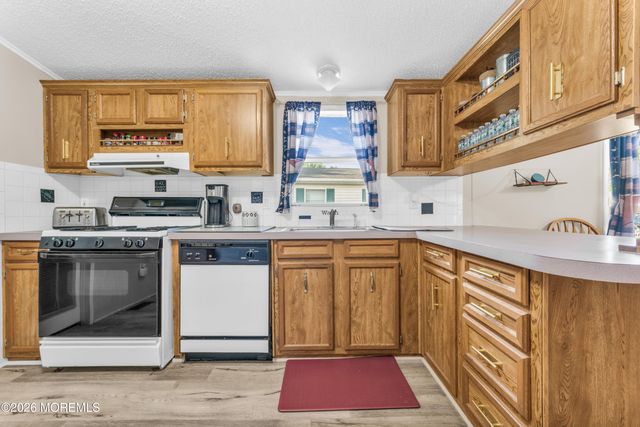 1991 Route 37 192, Toms River, NJ 08757