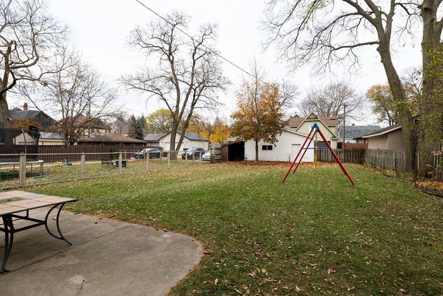 527 15th STREET S, La Crosse, WI 54601