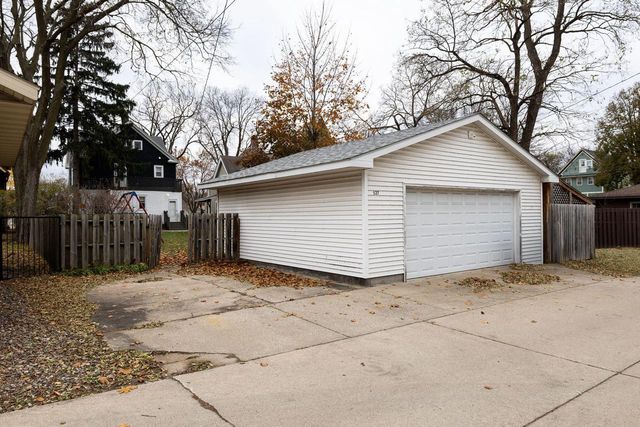 527 15th STREET S, La Crosse, WI 54601