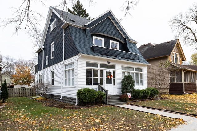 527 15th STREET S, La Crosse, WI 54601