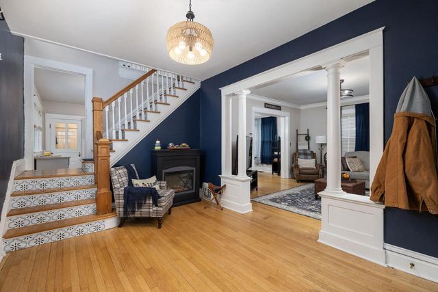 527 15th STREET S, La Crosse, WI 54601